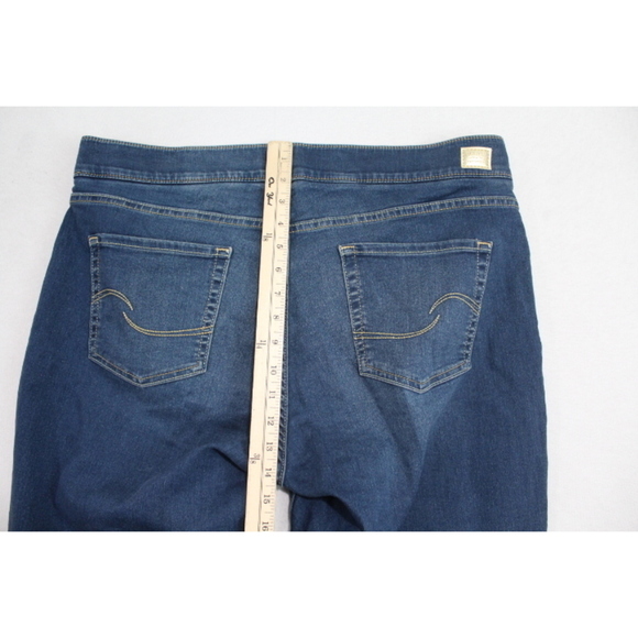 Signature Levi's Women Blue Pull On Skinny Totally Shaping Size 18M - Picture 8 of 10